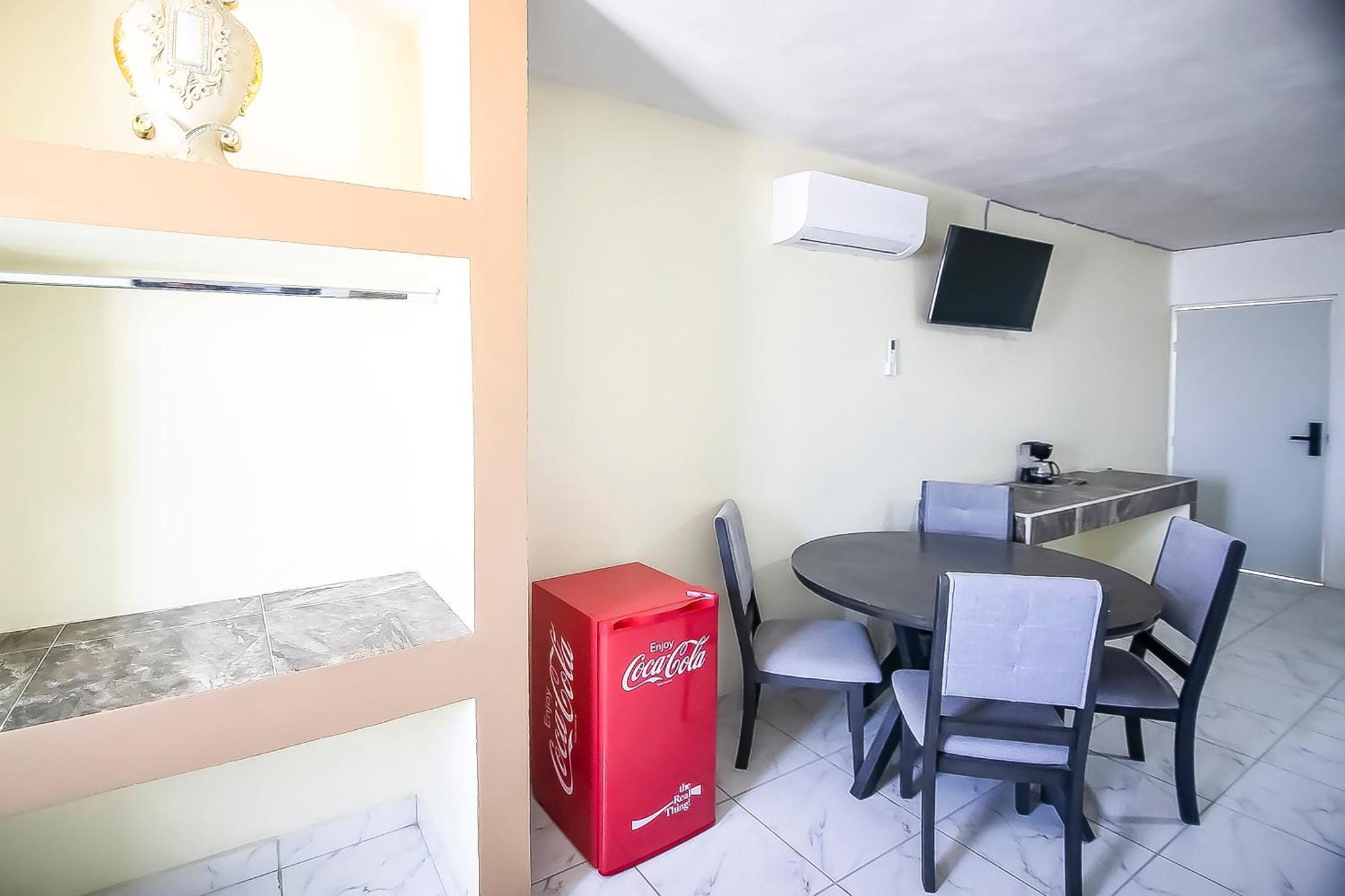 Oyo Hotel Plaza Las Torres, Cabo San Lucas Eksteriør bilde