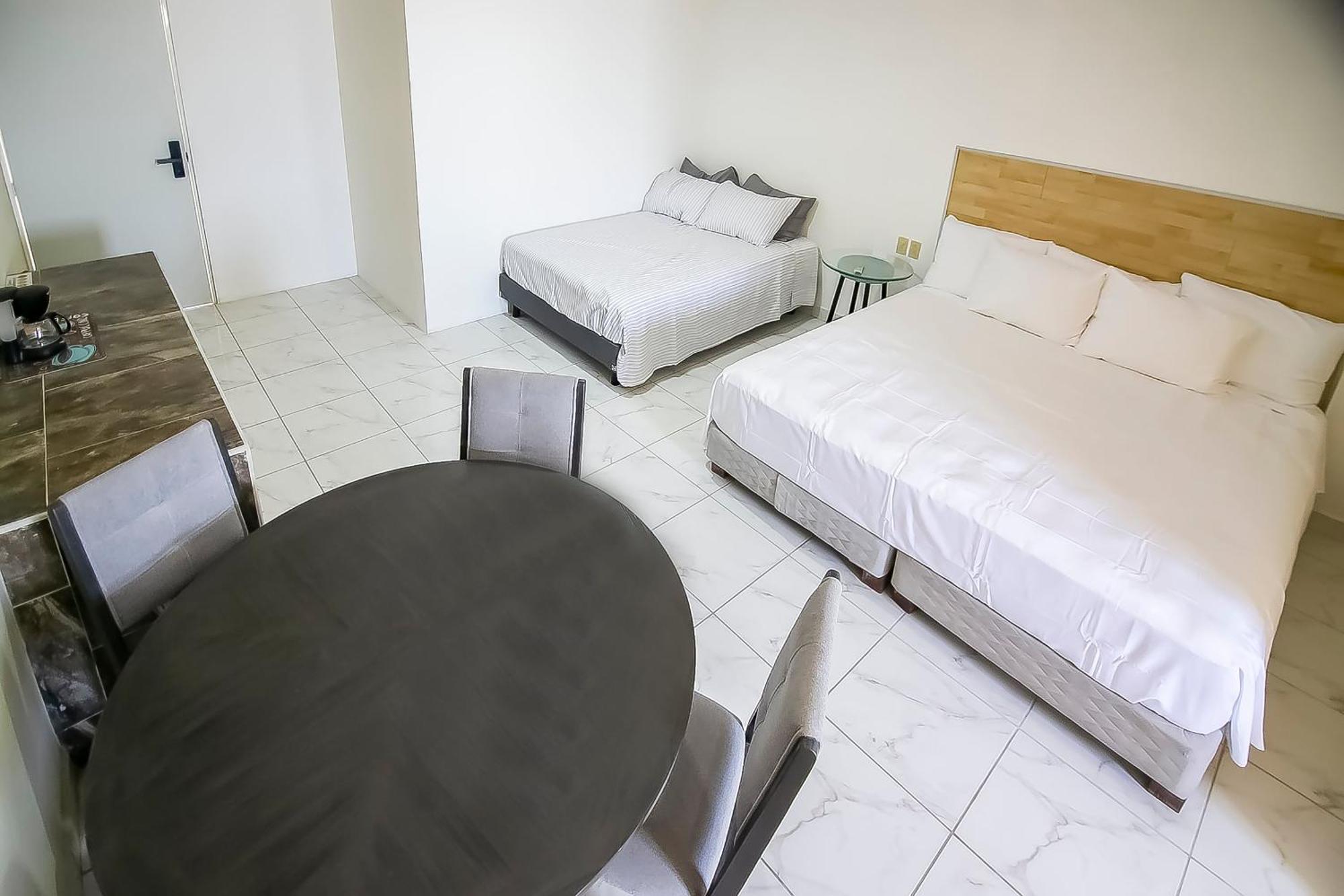Oyo Hotel Plaza Las Torres, Cabo San Lucas Eksteriør bilde